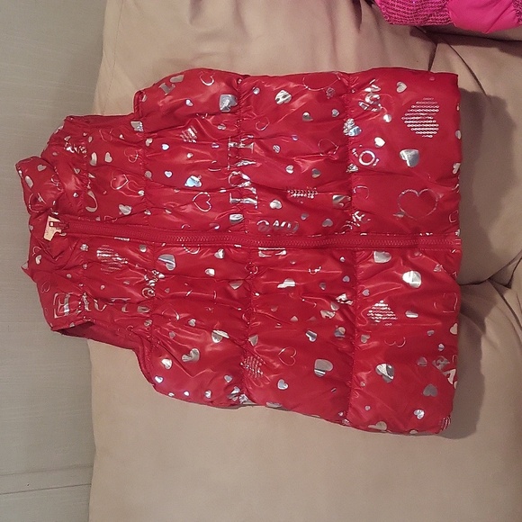 2 puffer Vests - Picture 2 of 7